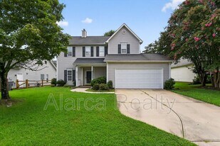 9205 Mitchell Glen Dr in Charlotte, NC - Building Photo