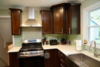 211 Sandalwood Dr in Naperville, IL - Foto de edificio - Building Photo