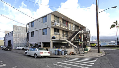 304 Libby St in Honolulu, HI - Building Photo - Building Photo