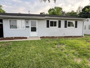 215 Smalley Blvd in Hamilton, OH - Building Photo - Building Photo