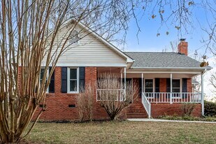 925 Cameron Ct in Monroe, NC - Building Photo