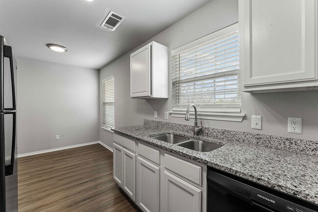 The Outpost Apartments in Rogers, AR - Building Photo - Building Photo