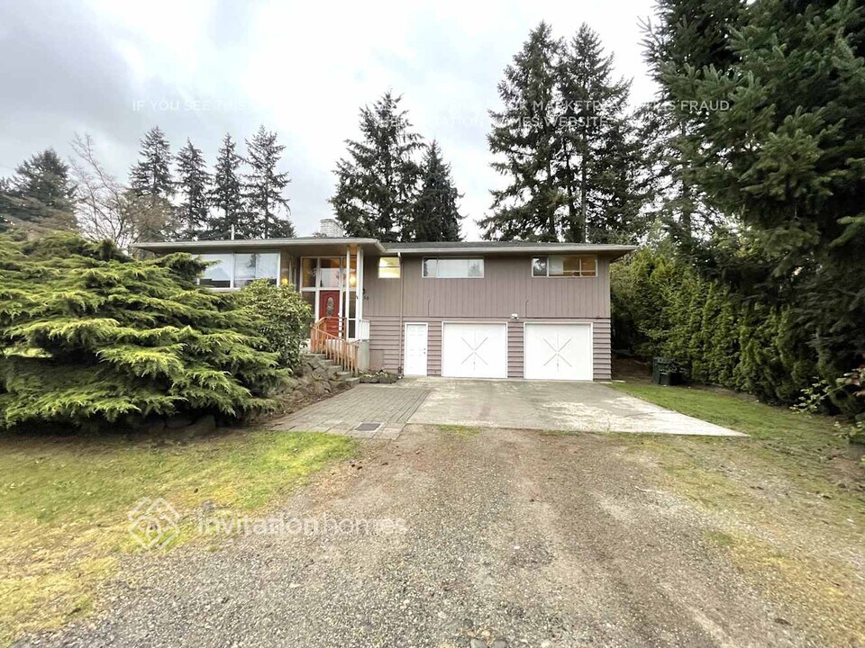 855 Maplewood Ave in Kent, WA - Building Photo