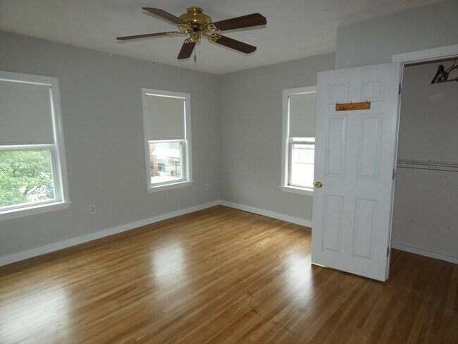 282 Main St, Unit 2 in Stoneham, MA - Building Photo - Building Photo