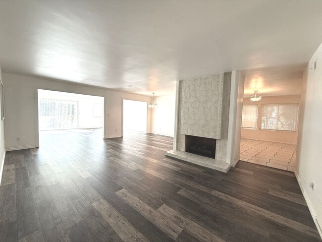 8055 High Meadow Ct in San Diego, CA - Building Photo - Building Photo