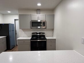 5848 Lanier Blvd in Norcross, GA - Building Photo - Building Photo