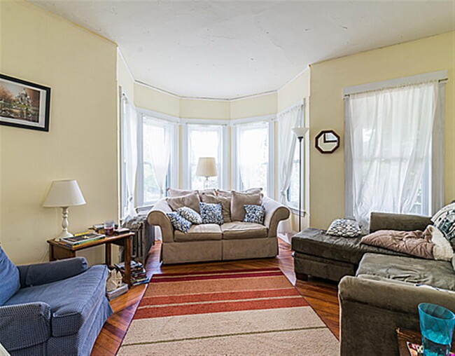 365 Columbia St, Unit 3 in Cambridge, MA - Building Photo - Building Photo