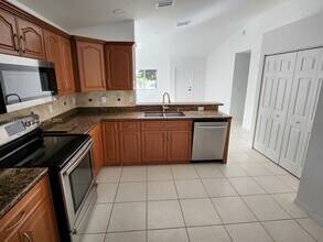 20869 NW 4 St in Pembroke Pines, FL - Building Photo - Building Photo