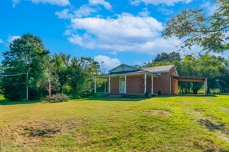 407 Christopher Dr in Burlington, NC - Foto de edificio - Building Photo