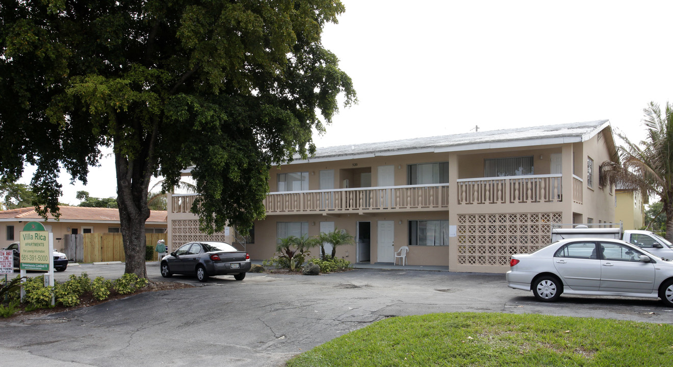 Carlton House I in Boca Raton, FL - Building Photo