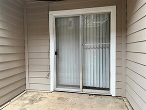 5426 Menchaca Rd in Austin, TX - Building Photo - Building Photo