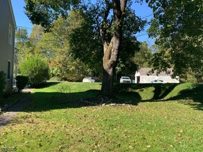 21 Buckwheat Rd in Franklin, NJ - Building Photo - Building Photo