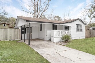 3035 Lucoma Dr in Jacksonville, FL - Building Photo - Building Photo