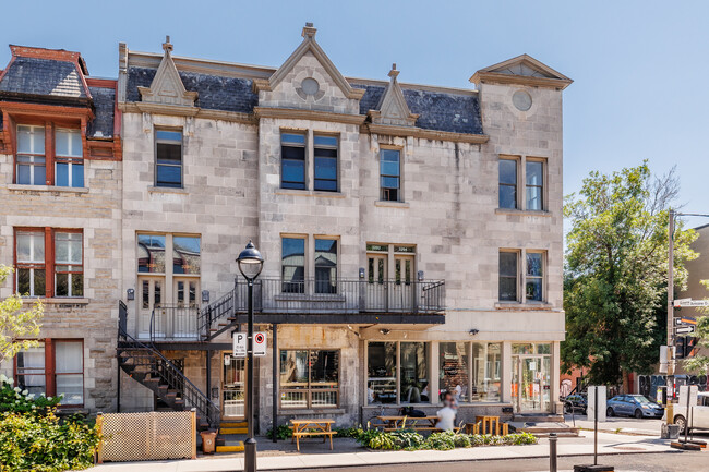 3290 Saint-Antoine Rue O in Montréal, QC - Building Photo - Building Photo