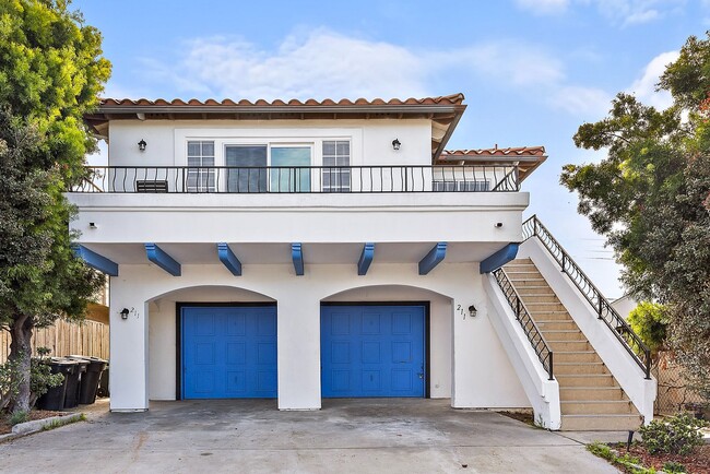 211 Avenida Miramar in San Clemente, CA - Building Photo - Building Photo