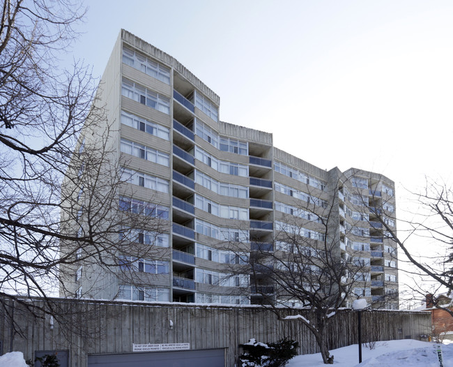 Chateau Cartier in Ottawa, ON - Building Photo - Building Photo