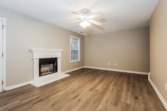 615 Beddick Ln in College Park, GA - Building Photo - Building Photo