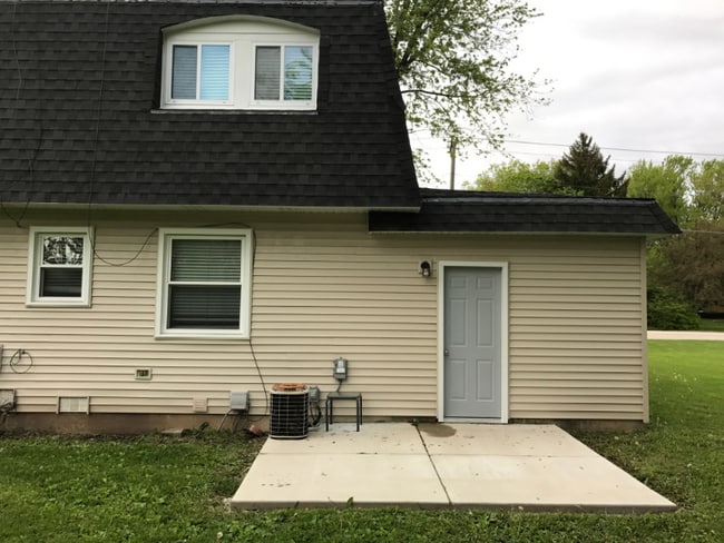 2280-2282 Jericho Rd in Aurora, IL - Foto de edificio - Building Photo