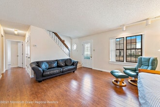 31 Peggy Ln in Stafford Township, NJ - Building Photo - Building Photo