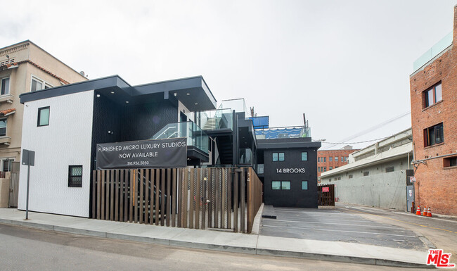 14 Brooks Ave in Los Angeles, CA - Foto de edificio - Building Photo