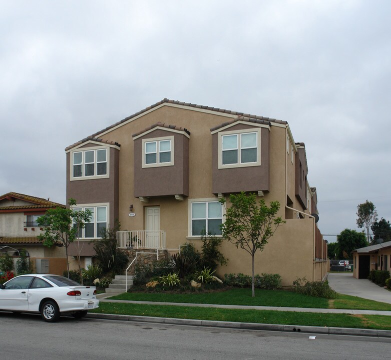 3772 Green Ave in Los Alamitos, CA - Building Photo