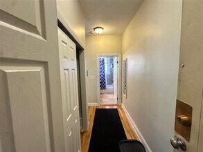 46 Bigelow St, Unit 3 in Cambridge, MA - Foto de edificio - Building Photo