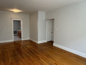 211 Saint Paul St, Unit 2 in Brookline, MA - Building Photo - Building Photo