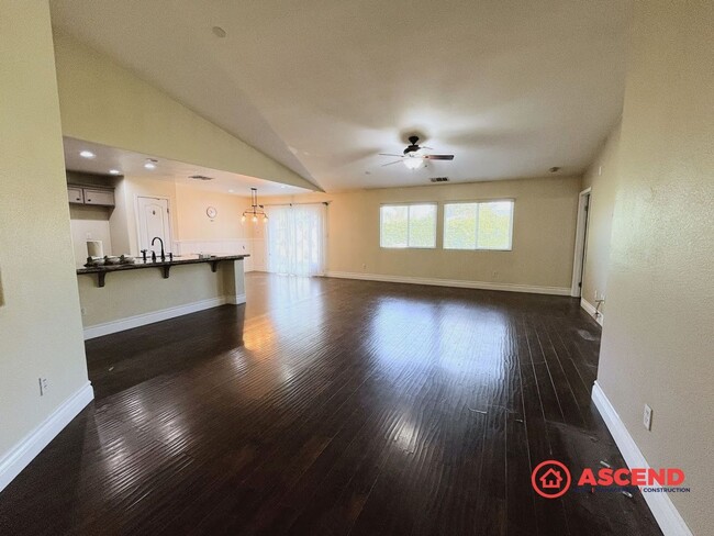 11622 Pacific Harbor Ave in Bakersfield, CA - Building Photo - Building Photo