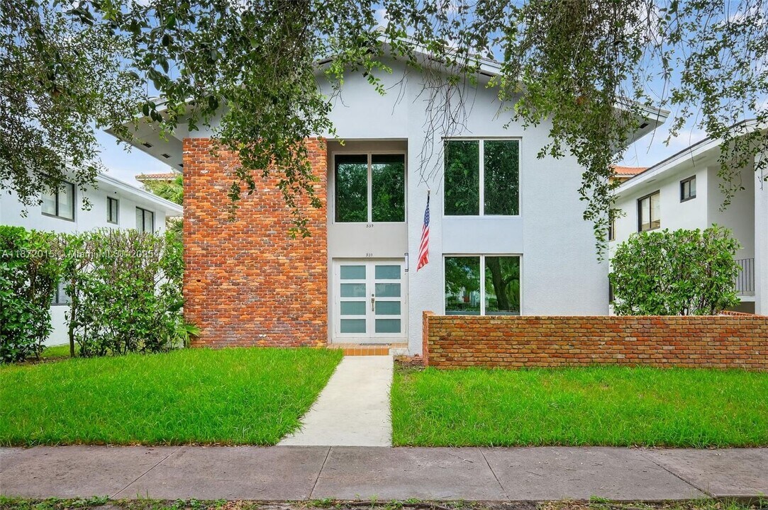 537 Menendez Ave, Unit 537 in Coral Gables, FL - Building Photo