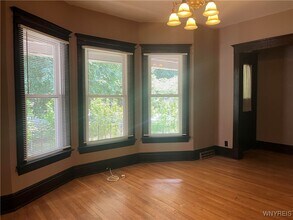 114 Russell St in Buffalo, NY - Building Photo - Building Photo