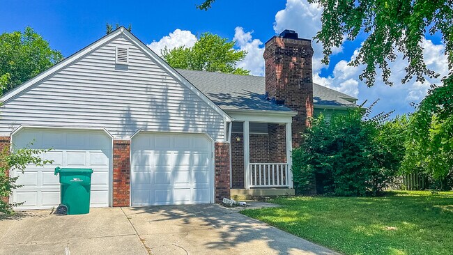 6882 Grampian Way in Indianapolis, IN - Building Photo - Building Photo