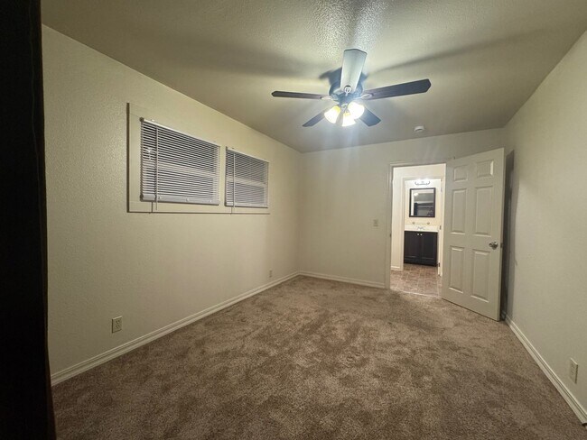 4753 Herron Rd in Eureka, CA - Building Photo - Building Photo