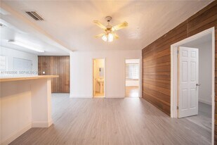 435 SW 33rd Ave in Miami, FL - Building Photo