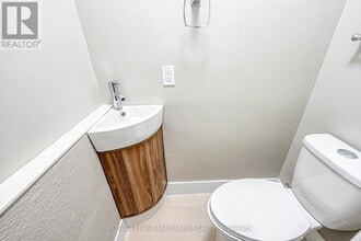 84 Enfield Ave in Toronto, ON - Building Photo - Building Photo