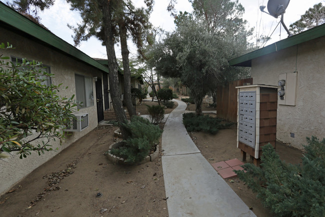 Pines Apartments in Yucca Valley, CA - Building Photo - Building Photo