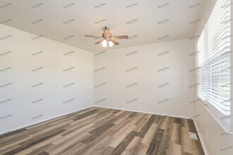 2950 Aintree Dr in St. Charles, MO - Building Photo - Building Photo