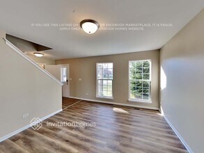 287 Clarendon Ln in Bolingbrook, IL - Foto de edificio - Building Photo