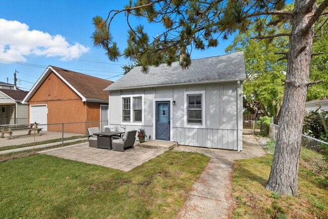 7416 W Palatine Ave in Chicago, IL - Building Photo - Building Photo