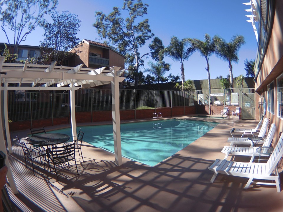 Palisades Apartments in Torrance, CA - Foto de edificio