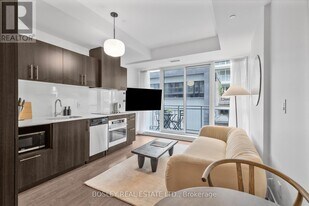 508 Wellington St W in Toronto, ON - Building Photo