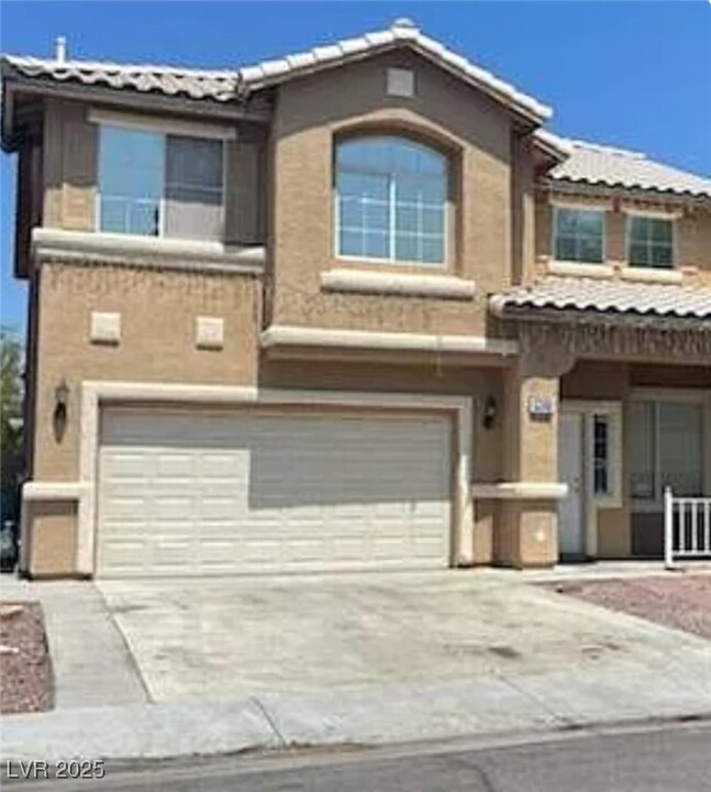 6308 Peach Orchard Rd in Las Vegas, NV - Building Photo
