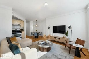 394 E 8th St in New York, NY - Building Photo