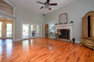 222 Frazier Ln in Benton, AR - Building Photo - Building Photo