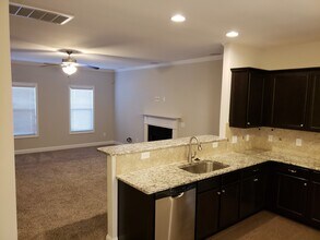 5209 Whiskery Ln in Hope Mills, NC - Building Photo - Building Photo