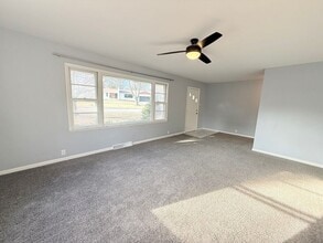 1406 Maplewood Dr in Normal, IL - Building Photo - Building Photo