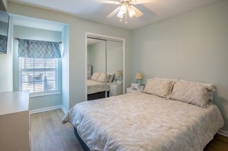 108 Lake Park Blvd S in Carolina Beach, NC - Foto de edificio - Building Photo