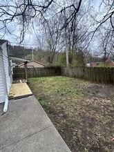 114 Spring St, Unit B in Frankfort, KY - Foto de edificio - Building Photo