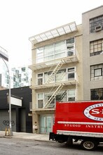 514 W 25th St in New York, NY - Building Photo - Building Photo