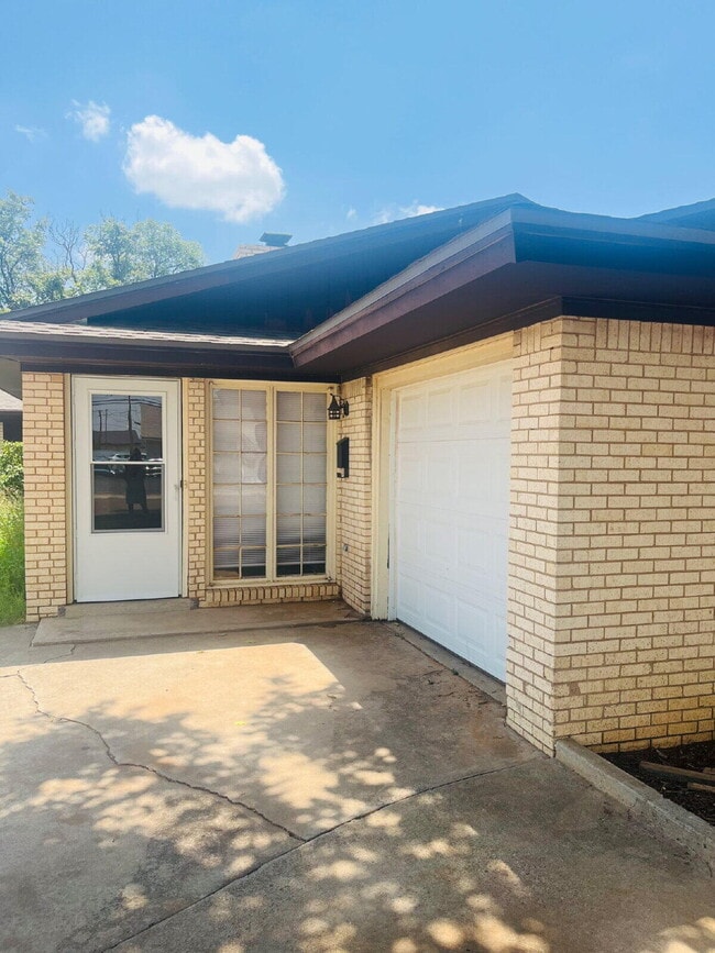 property at 5431 40th St