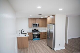 10255 Molino Rd in Santee, CA - Building Photo - Building Photo
